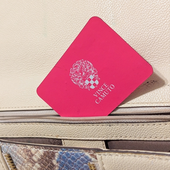 Vince Camuto Ivory Snakeskin Python Design Leather Clutch Handbag - Picture 9 of 13